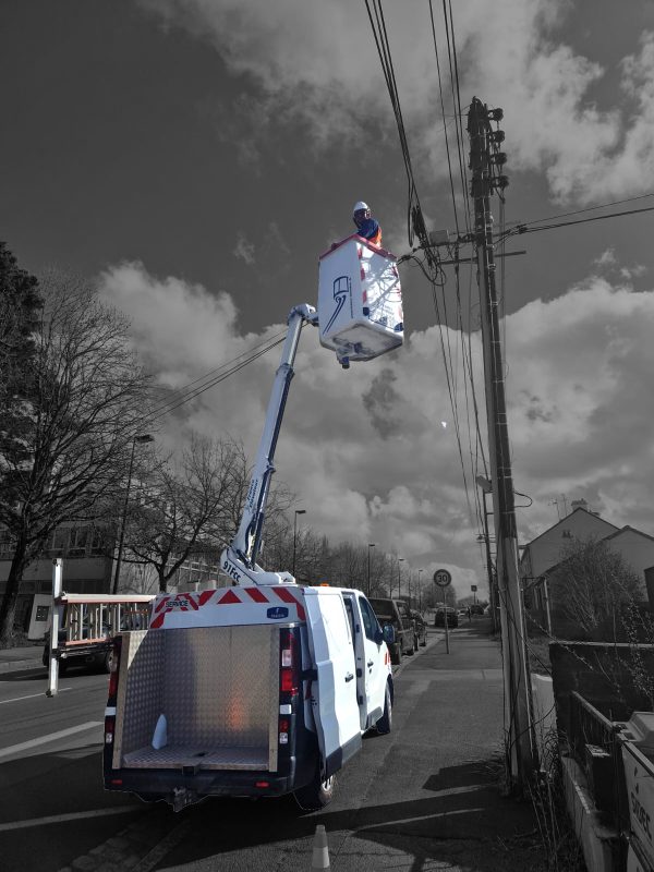 Nacelle Agent déploiement fibre optiaque StartNet Work Noir Blanc